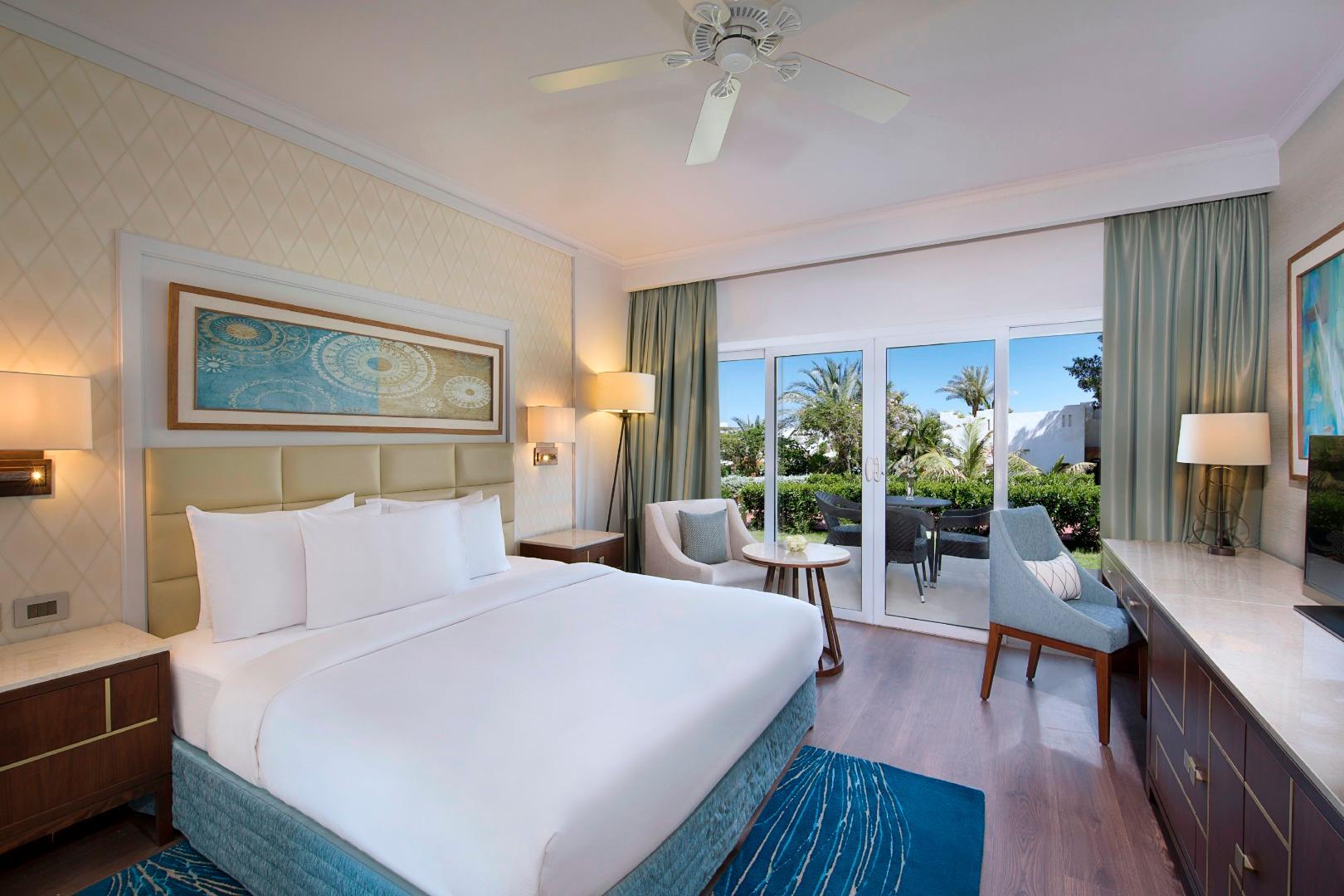 Jaz Sharm Dreams Hotel Екстериор снимка A guest room at Hilton Maldives Iru Veli