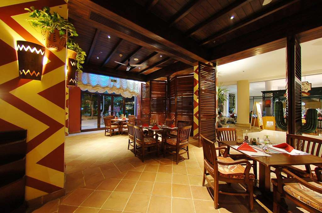Jaz Sharm Dreams Hotel Ресторант снимка The interior of the restaurant